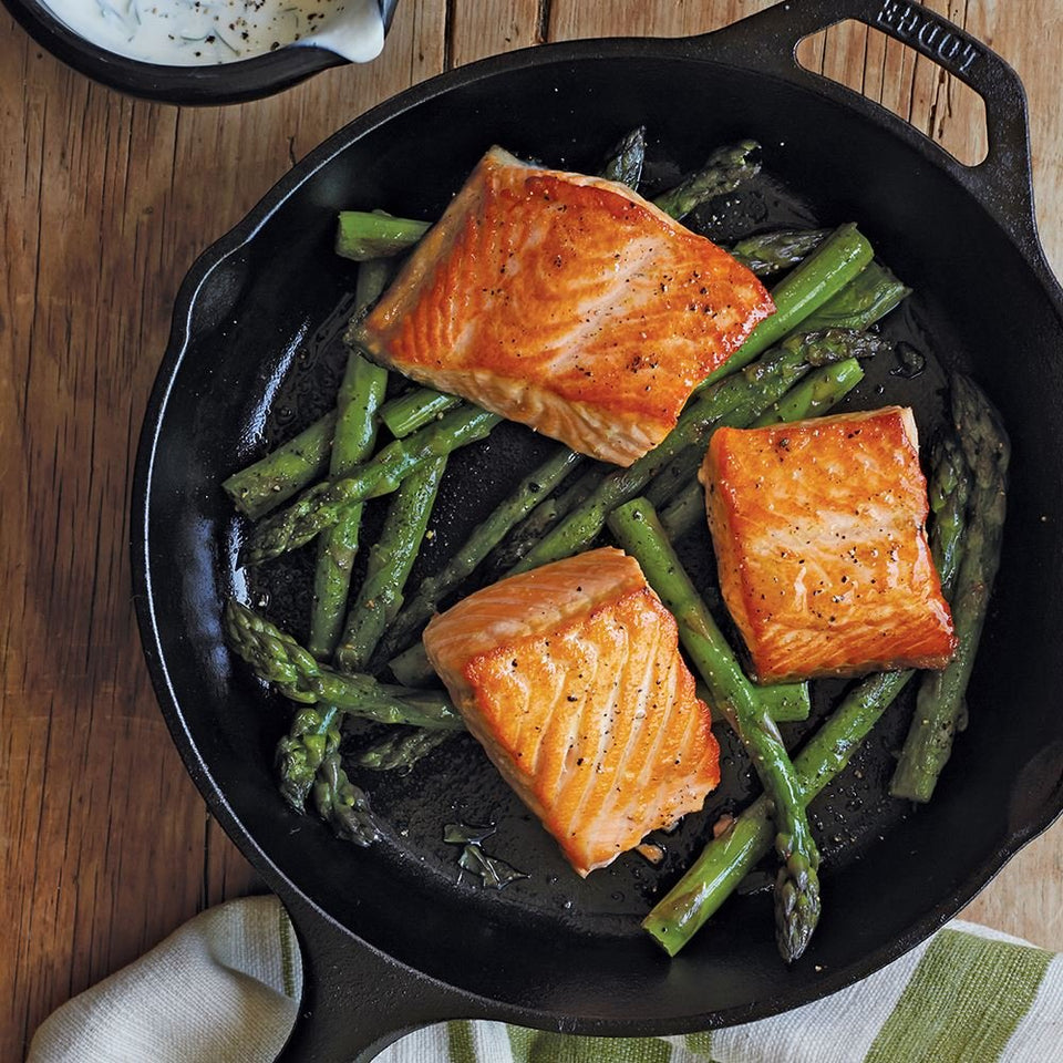 Lodge L10SK3BS Boy Scouts of America Pre-Seasoned Cast-Iron Skillet, 12-inch